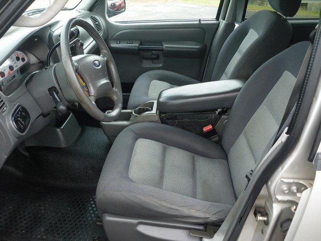 Ford Explorer Sport Trac Vehicle Full-screen Gallery Image 04