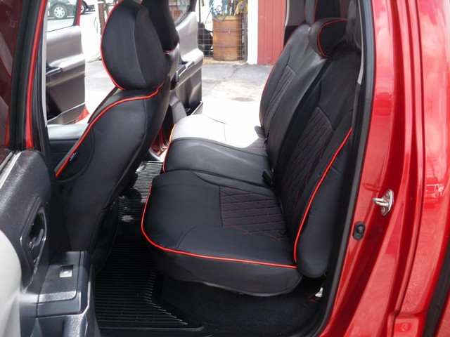 Toyota Tacoma 2WD Vehicle Full-screen Gallery Image 05