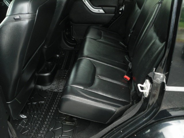 Jeep Wrangler Unlimited Vehicle Full-screen Gallery Image 05