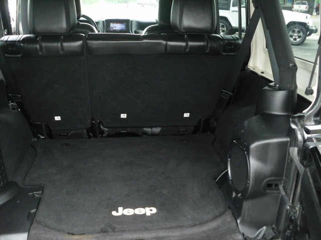 Jeep Wrangler Unlimited Vehicle Full-screen Gallery Image 08