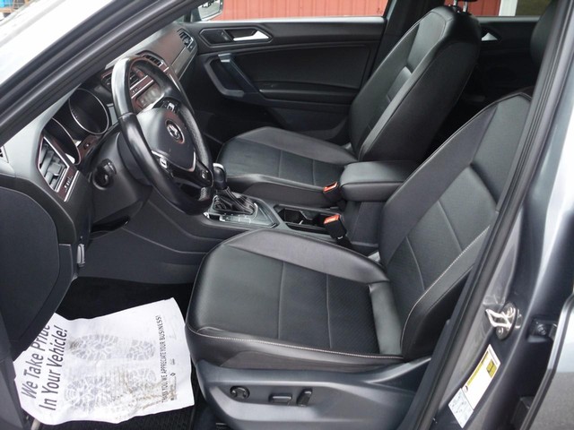 Volkswagen Tiguan Vehicle Full-screen Gallery Image 04