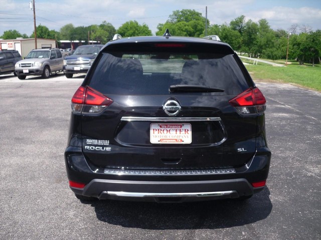 Nissan Rogue Vehicle Full-screen Gallery Image 03