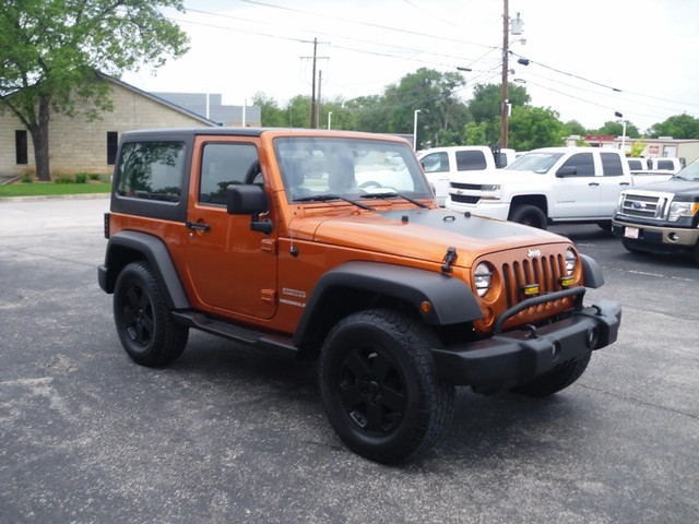 Jeep Wrangler Vehicle Full-screen Gallery Image 02