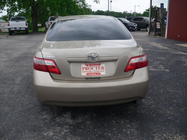 Toyota Camry Vehicle Full-screen Gallery Image 03
