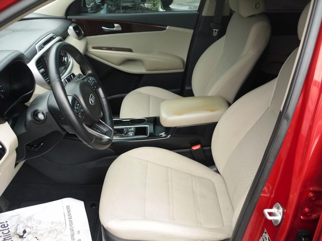 Kia Sorento Vehicle Full-screen Gallery Image 04