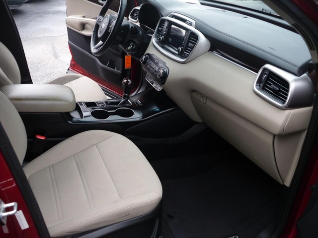 Kia Sorento Vehicle Full-screen Gallery Image 07