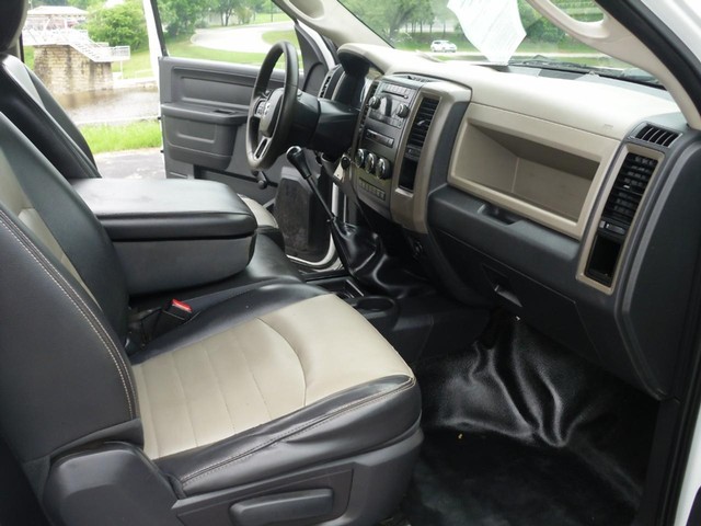 Ram 3500 Vehicle Full-screen Gallery Image 05