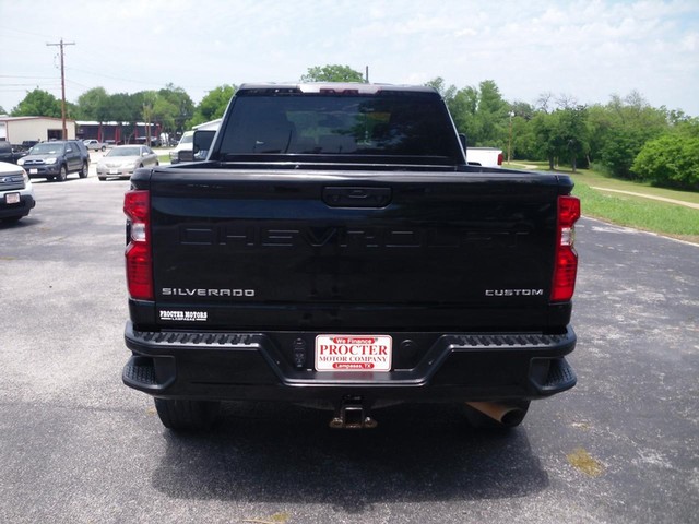 Chevrolet Silverado 2500HD Vehicle Full-screen Gallery Image 03