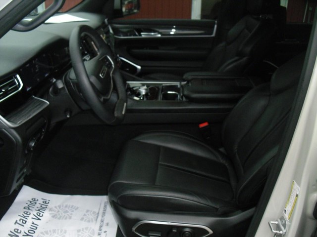 Jeep Wagoneer Vehicle Full-screen Gallery Image 04