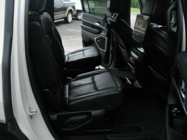 Jeep Wagoneer Vehicle Full-screen Gallery Image 06