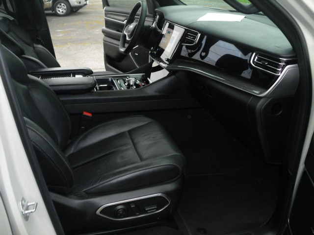 Jeep Wagoneer Vehicle Full-screen Gallery Image 07