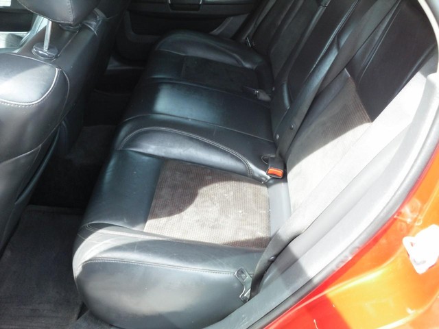 Chrysler 300 Vehicle Full-screen Gallery Image 05