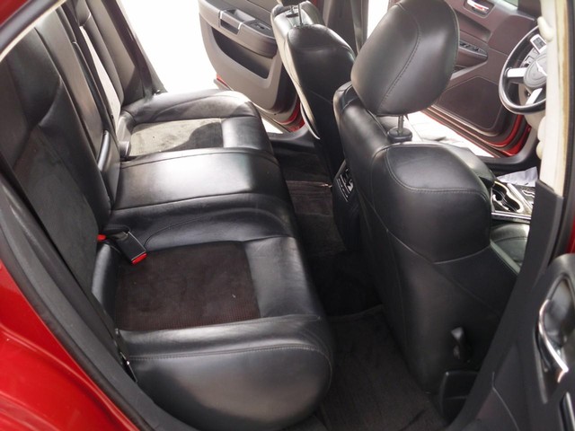 Chrysler 300 Vehicle Full-screen Gallery Image 06