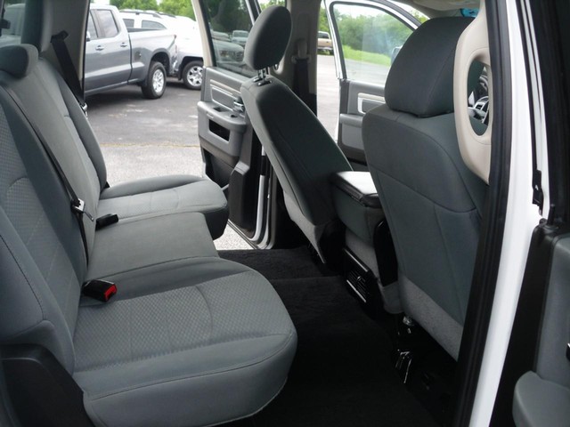Ram 1500 Classic Vehicle Full-screen Gallery Image 06
