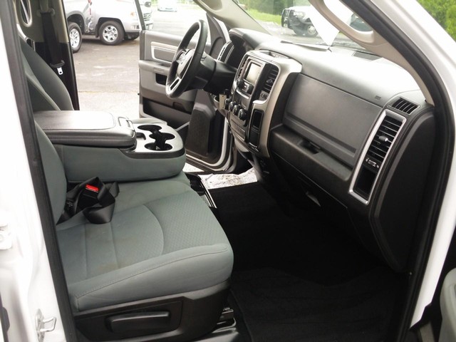 Ram 1500 Classic Vehicle Full-screen Gallery Image 07