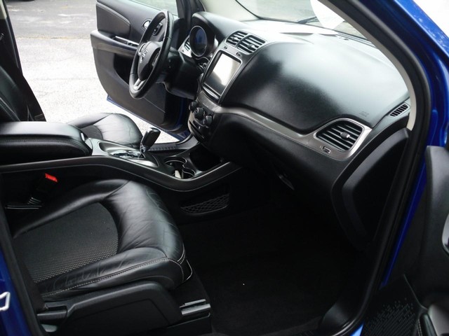 Dodge Journey Vehicle Full-screen Gallery Image 07