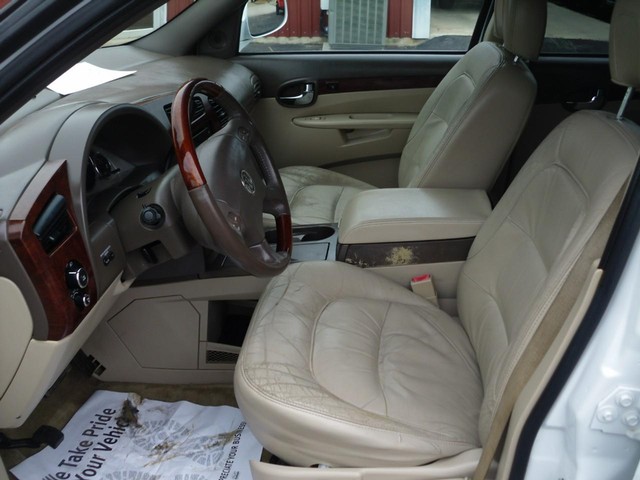 Buick Rendezvous Vehicle Full-screen Gallery Image 04