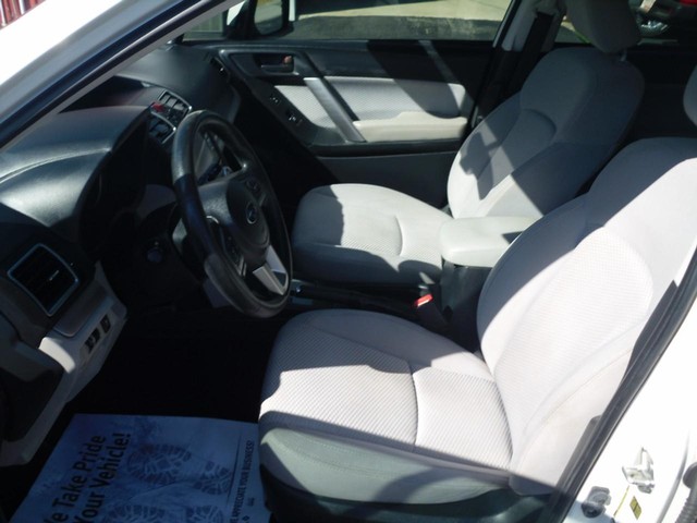 Subaru Forester Vehicle Full-screen Gallery Image 04