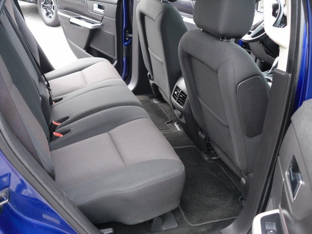 Ford Edge Vehicle Full-screen Gallery Image 06