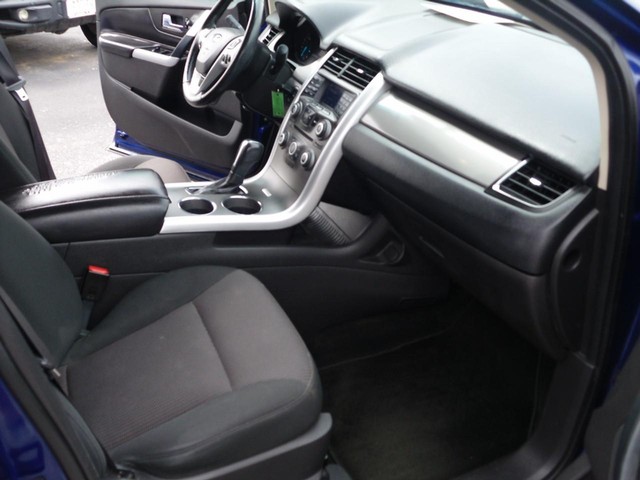Ford Edge Vehicle Full-screen Gallery Image 07