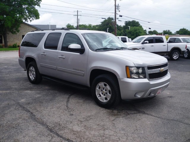 Chevrolet Suburban Vehicle Full-screen Gallery Image 02