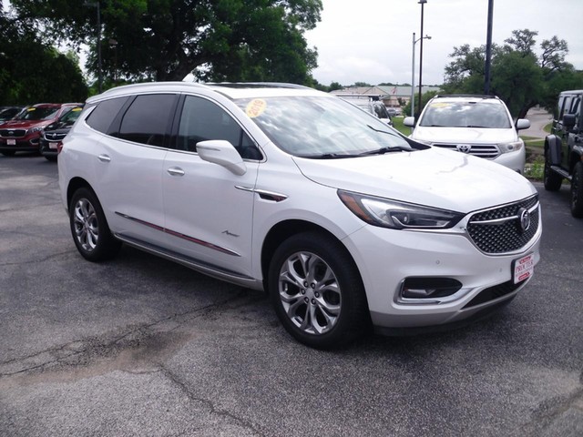 Buick Enclave Vehicle Full-screen Gallery Image 02
