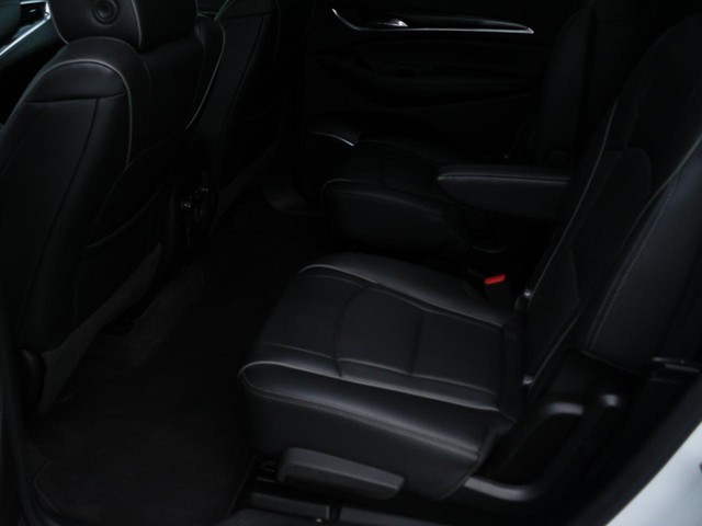 Buick Enclave Vehicle Full-screen Gallery Image 05
