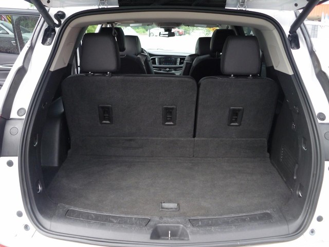 Buick Enclave Vehicle Full-screen Gallery Image 08