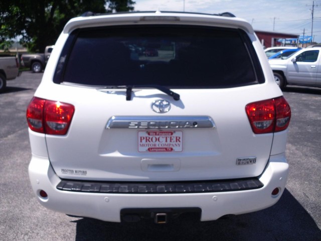 Toyota Sequoia Vehicle Full-screen Gallery Image 03