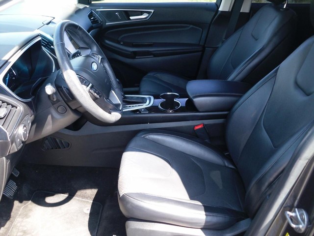 Ford Edge Vehicle Full-screen Gallery Image 04