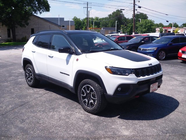 Jeep Compass Vehicle Full-screen Gallery Image 02