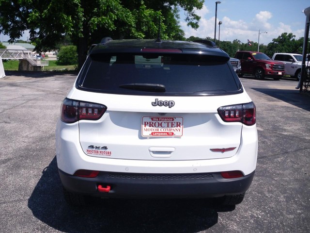 Jeep Compass Vehicle Full-screen Gallery Image 03