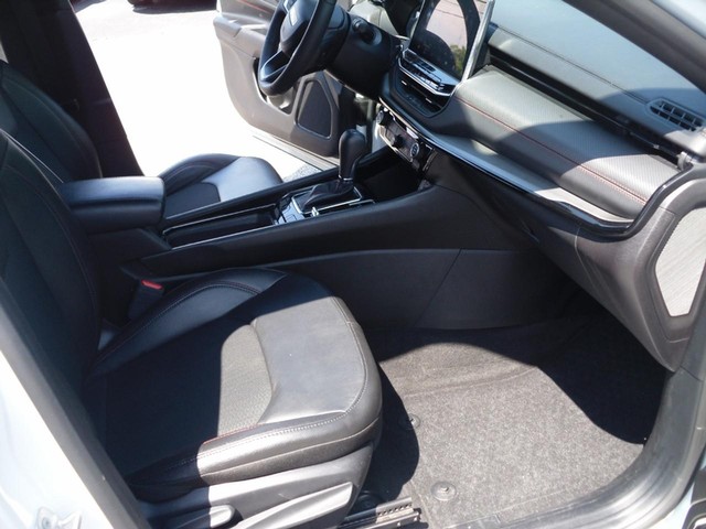 Jeep Compass Vehicle Full-screen Gallery Image 06
