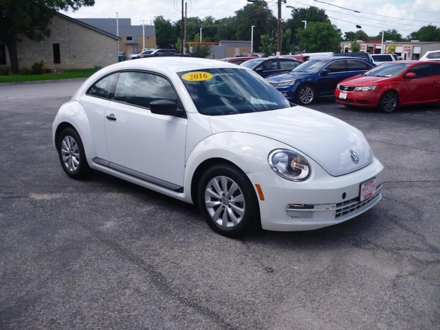Volkswagen Beetle Coupe Vehicle Full-screen Gallery Image 02