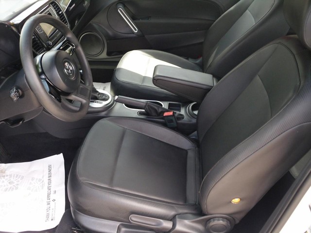 Volkswagen Beetle Coupe Vehicle Full-screen Gallery Image 04