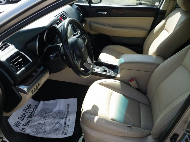 Subaru Outback Vehicle Full-screen Gallery Image 04