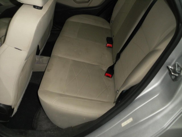 Ford Fiesta Vehicle Full-screen Gallery Image 05