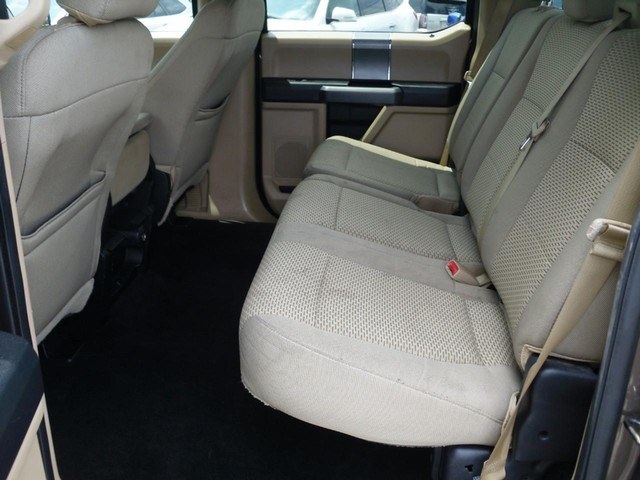 Ford F-150 Vehicle Full-screen Gallery Image 05