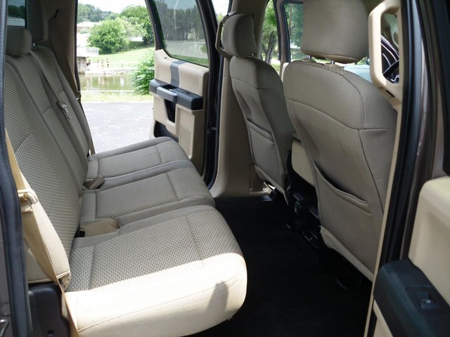 Ford F-150 Vehicle Full-screen Gallery Image 06