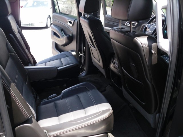 GMC Yukon XL Vehicle Full-screen Gallery Image 06