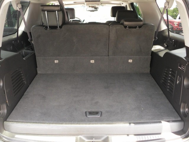 GMC Yukon XL Vehicle Full-screen Gallery Image 08