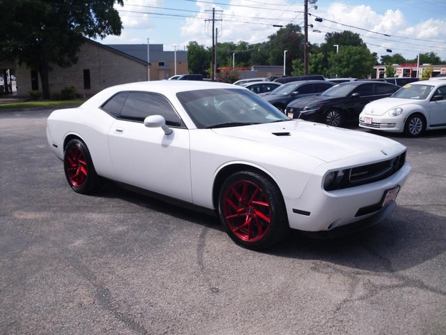 Dodge Challenger Vehicle Full-screen Gallery Image 02