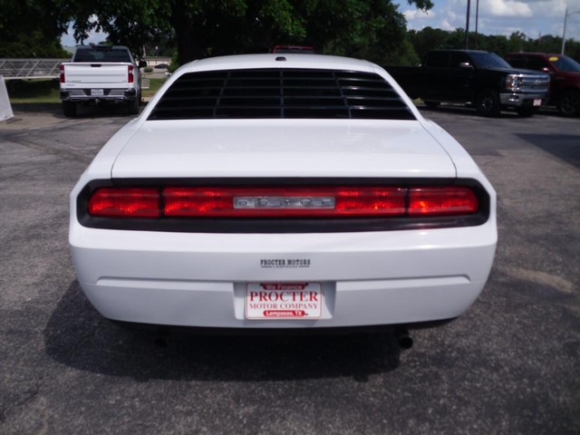 Dodge Challenger Vehicle Full-screen Gallery Image 03