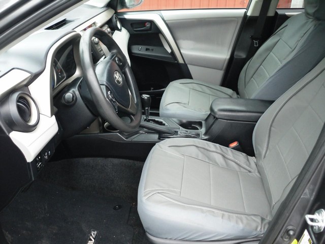 Toyota RAV4 Vehicle Full-screen Gallery Image 04