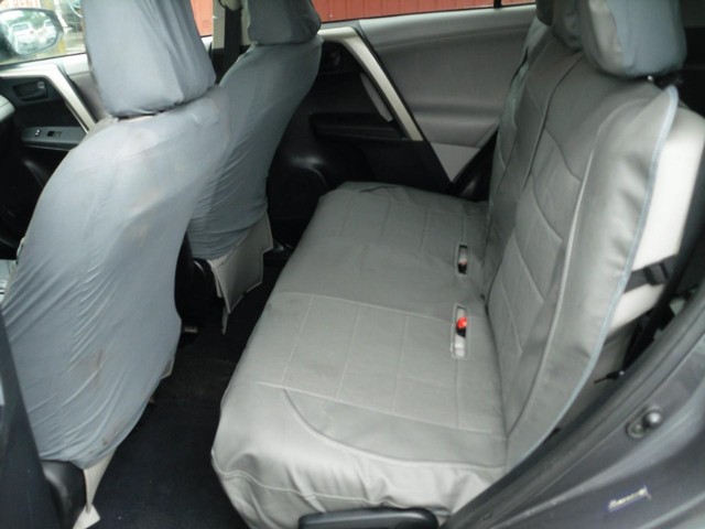 Toyota RAV4 Vehicle Full-screen Gallery Image 05