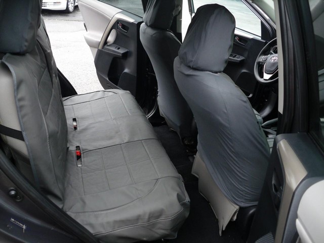 Toyota RAV4 Vehicle Full-screen Gallery Image 06