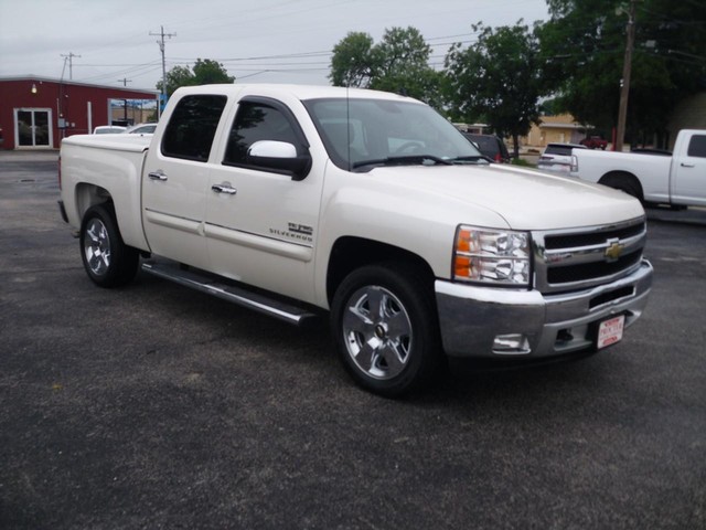 Chevrolet Silverado 1500 Vehicle Full-screen Gallery Image 02