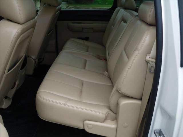 Chevrolet Silverado 1500 Vehicle Full-screen Gallery Image 05