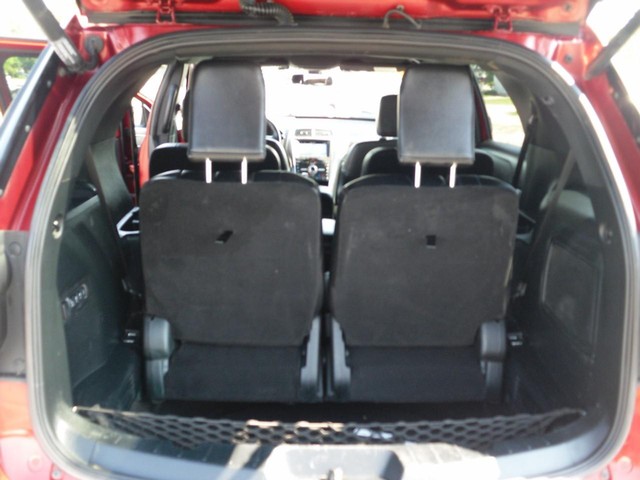 Ford Explorer Vehicle Full-screen Gallery Image 08
