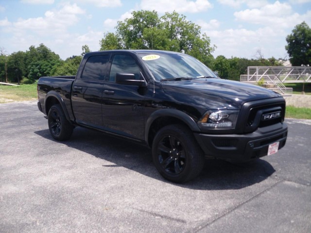 Ram 1500 Classic Vehicle Full-screen Gallery Image 02